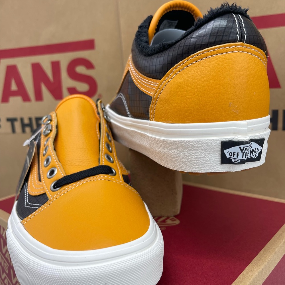 Vans WMNS Old Skool Mte
(Mte) Apricot/Black
VN0A348F2NF Sneakers - Picture 9 of 16